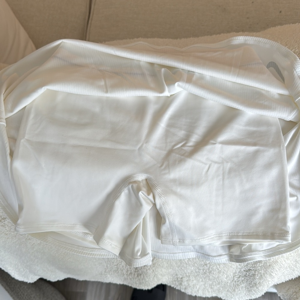 Brand new never worn Nike Dri-Fit skirt with built in shorts XS - Picture 4 of 5